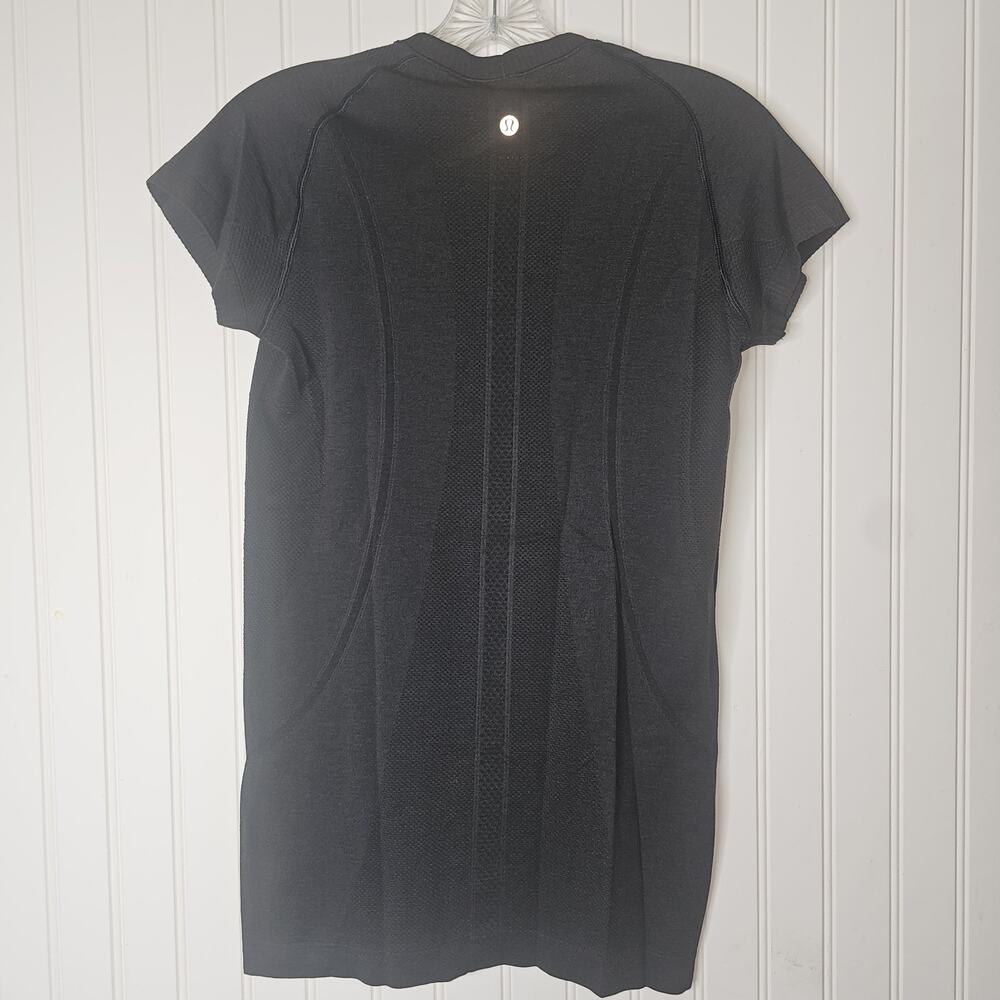 Lululemon Activewear Swiftly Tech Short Sleeve Shirt 2.0 Black Size 8 Tee Top - Picture 3 of 9